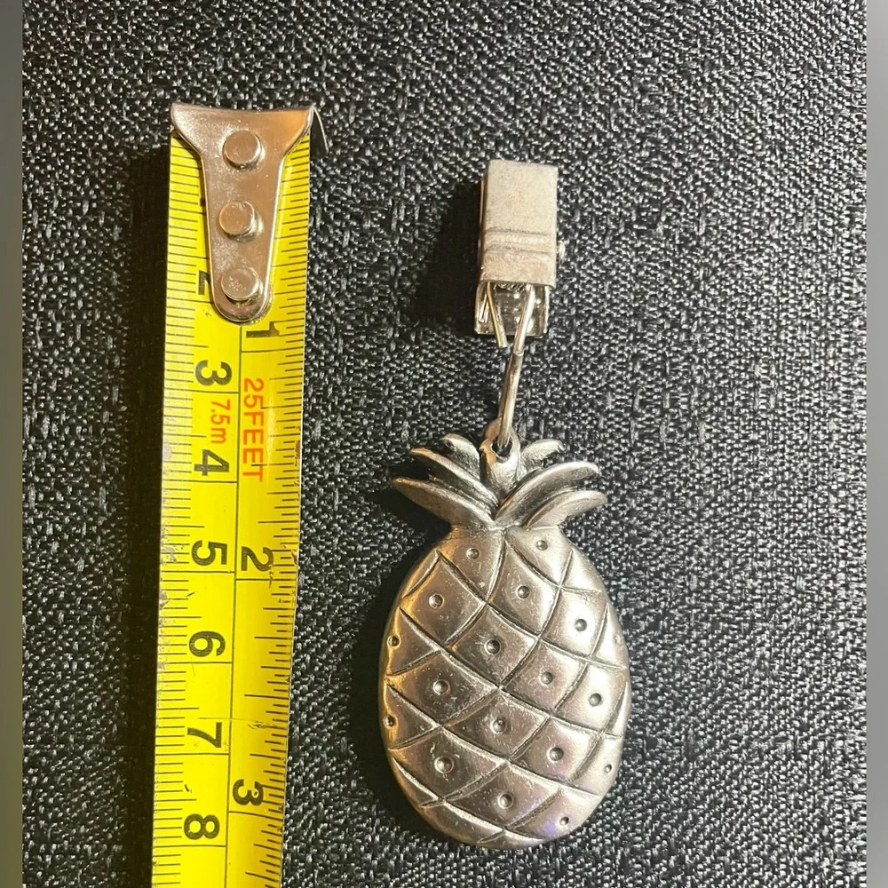 Pewter Pineapple Tablecloth Clip Holders 4x Silver Fruit Outdoors Picnic NEW NIB